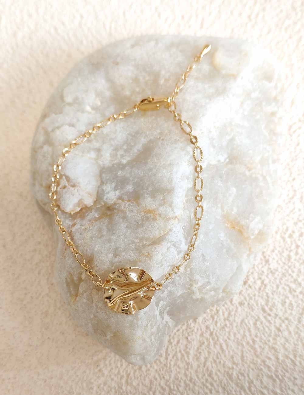Bracelet La Serra – Bracelet texturé doré ajustable