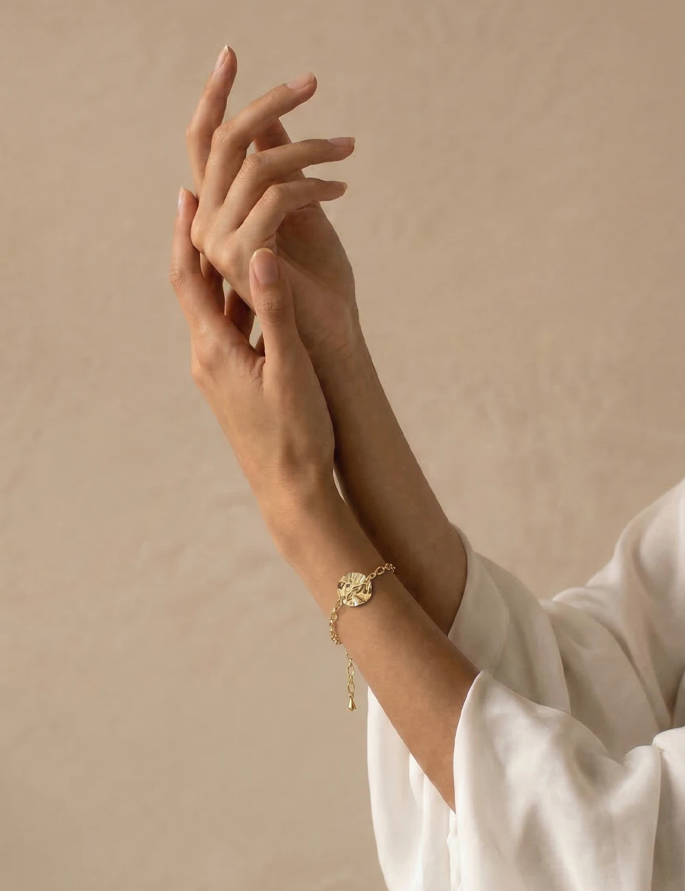 Bracelet La Serra – Bracelet texturé doré ajustable