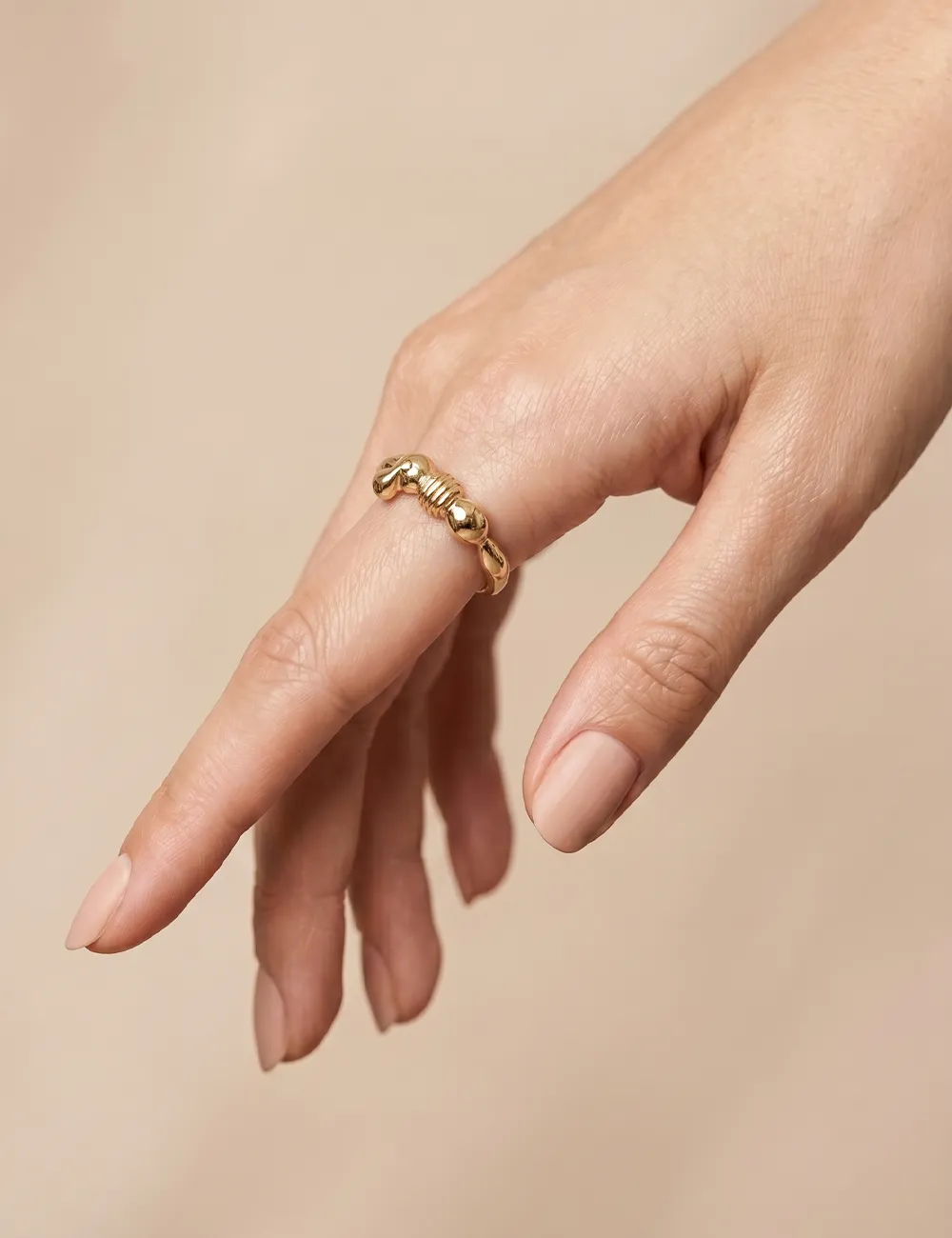 Bague Méa – Taille 51 – Bague dorée à l’or fin unique