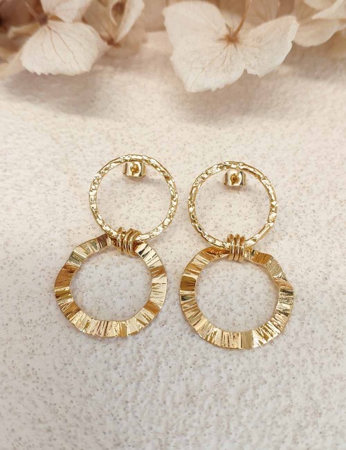 Boucles d’oreilles pendantes Baw dorées à l’or fin