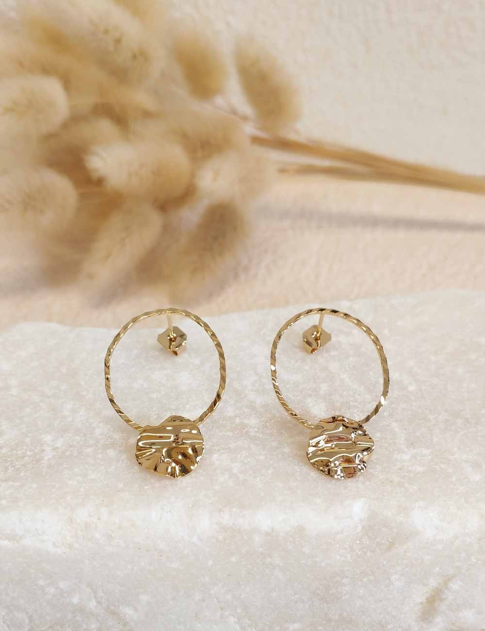 Boucles d’oreilles Monterosa – Créoles texturées dorées ou argentées