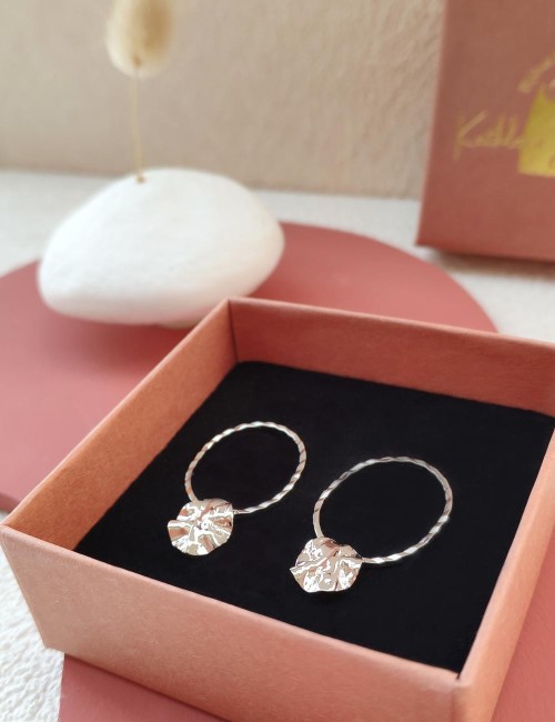 Boucles d’oreilles Monterosa – Créoles texturées dorées ou argentées