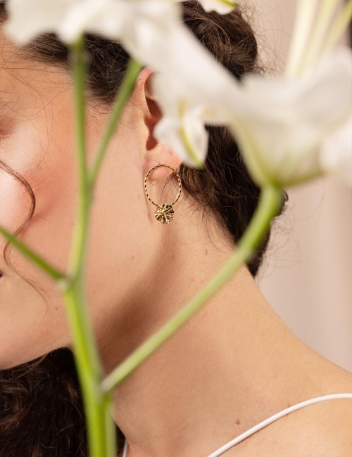 Boucles d’oreilles Monterosa – Créoles texturées dorées ou argentées