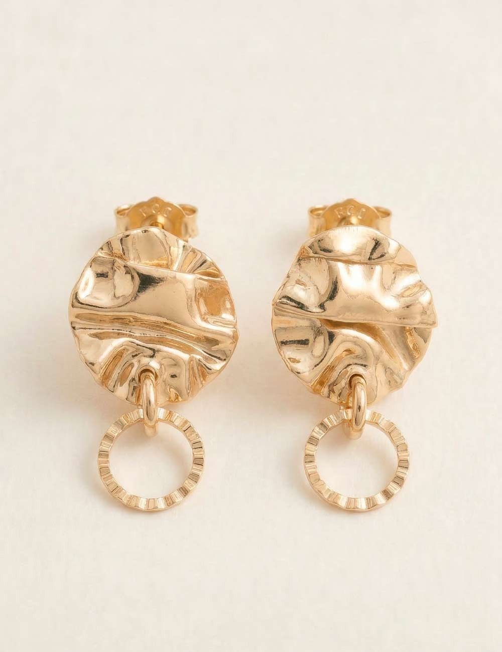 Boucles d’oreilles La Serra Babil – Boucles texturées dorées ou argentées